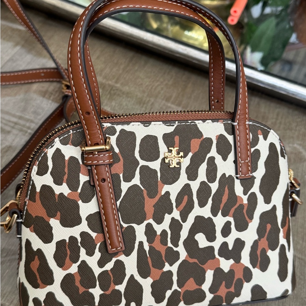 Tory Burch Emerson dome crossbody bag NWOT - Picture 8 of 17